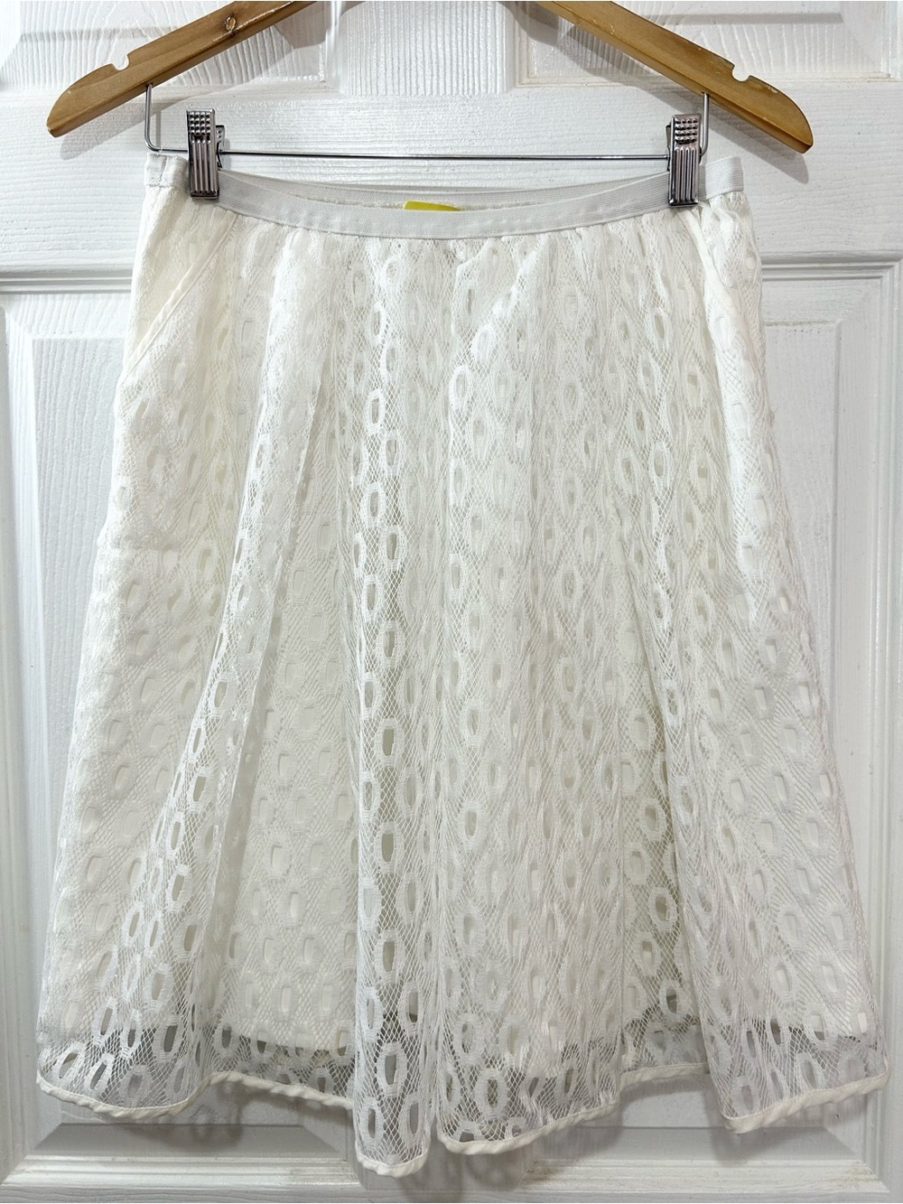 Anthropologie Maeve White Lace Overlay Mini Skirt Elastic Waist Size 6 Party